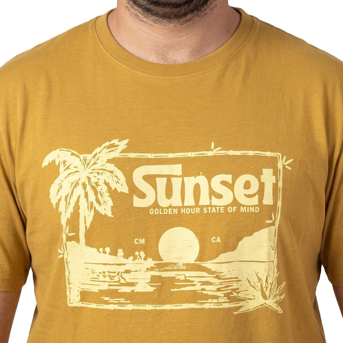 Polera Hombre Diseño Frontal Mostaza