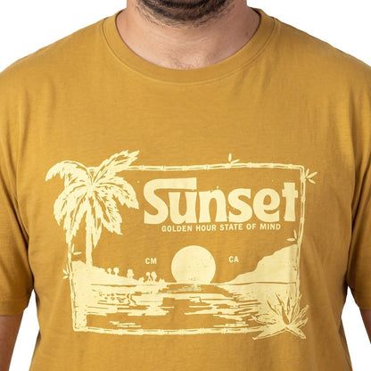 Polera Hombre Diseño Frontal Mostaza